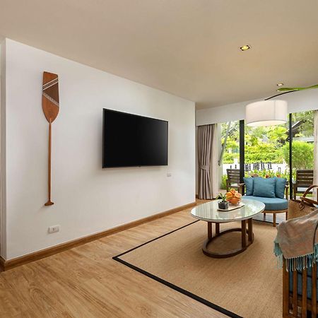 Outrigger Khao Lak Beach Resort - Sha Extra Plus Exterior foto Living room of a two-bedroom villa