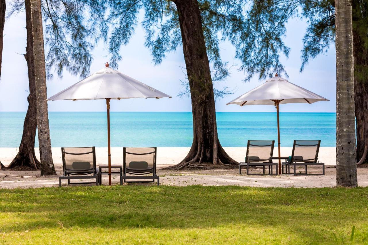 Outrigger Khao Lak Beach Resort - Sha Extra Plus Exterior foto Beach at The Royal Paradise Hotel & Spa