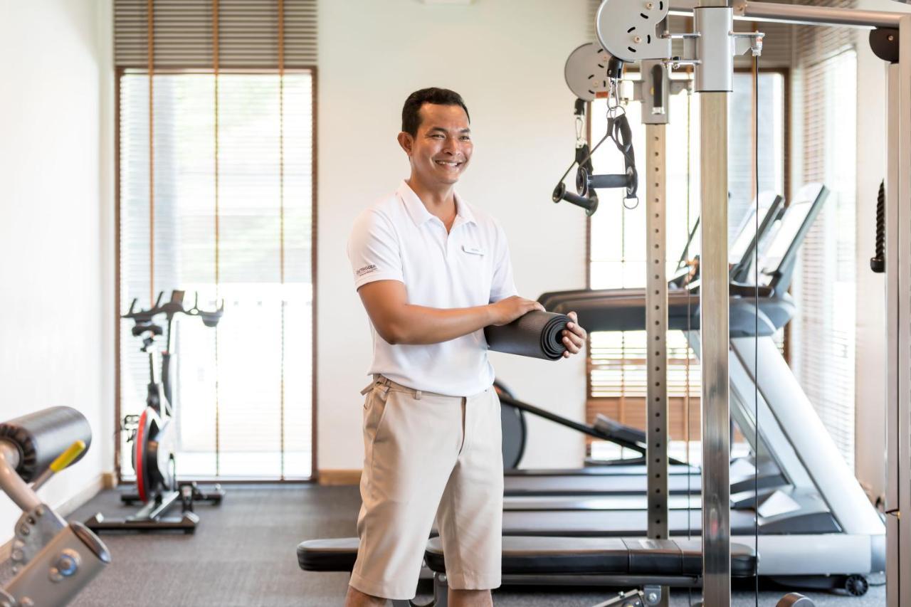 Outrigger Khao Lak Beach Resort - Sha Extra Plus Exterior foto A personal trainer