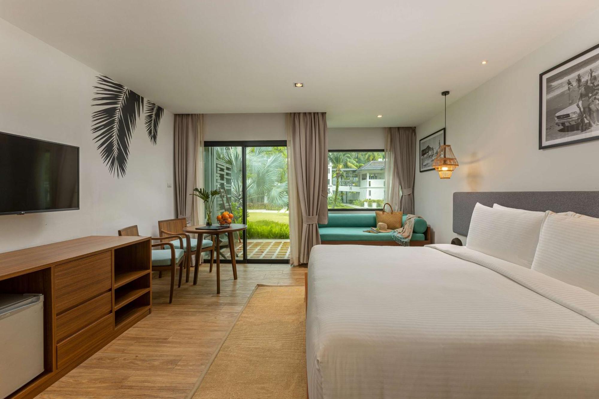 Outrigger Khao Lak Beach Resort - Sha Extra Plus Exterior foto Deluxe Room