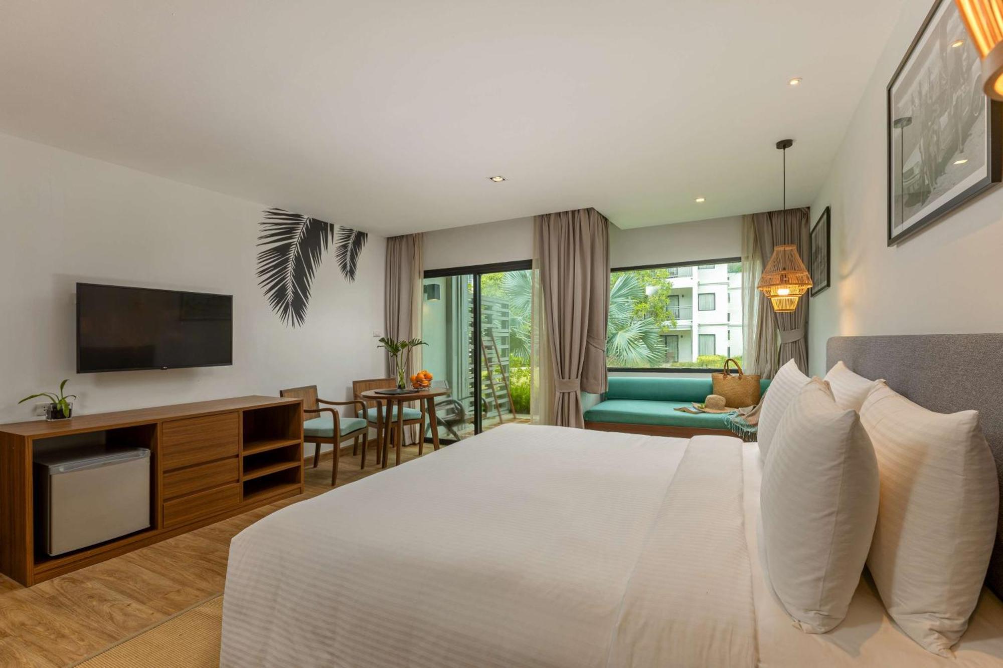 Outrigger Khao Lak Beach Resort - Sha Extra Plus Exterior foto Deluxe Room