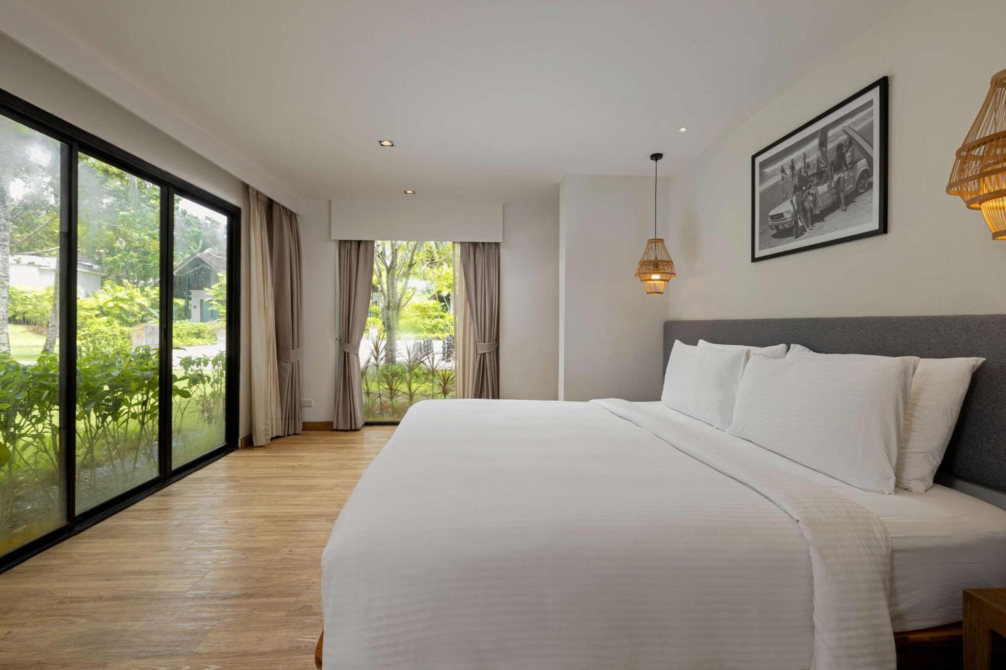 Outrigger Khao Lak Beach Resort - Sha Extra Plus Exterior foto Deluxe Room